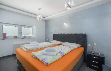 6-Bedroom Villa with Private Pool in Pula