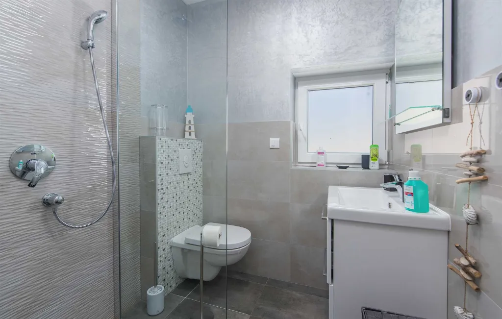 6-Bedroom Villa with Private Pool in Pula