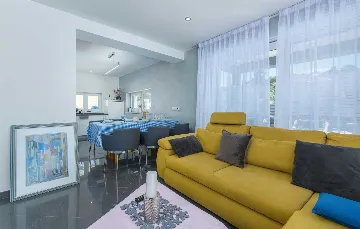 6-Bedroom Villa with Private Pool in Pula