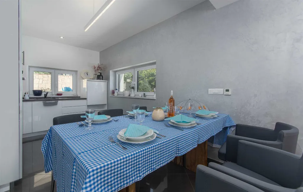 6-Bedroom Villa with Private Pool in Pula