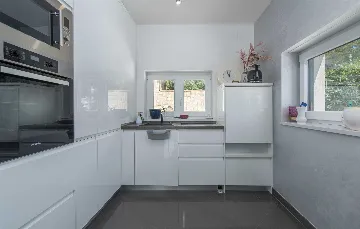 6-Bedroom Villa with Private Pool in Pula