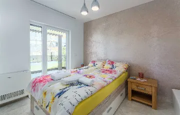 6-Bedroom Villa with Private Pool in Pula