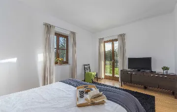 4-Bedroom Villa with Private Pool in Rojnići