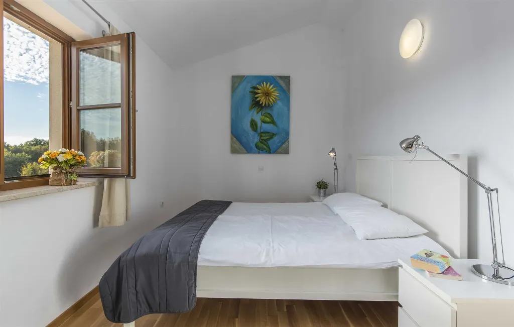 4-Bedroom Villa with Private Pool in Rojnići