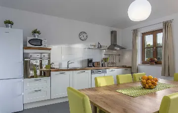 4-Bedroom Villa with Private Pool in Rojnići