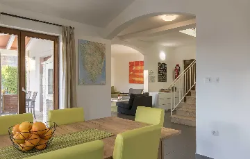 4-Bedroom Villa with Private Pool in Rojnići