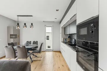 Apartment with Rooftop Terrace and Sea Views in Poreč