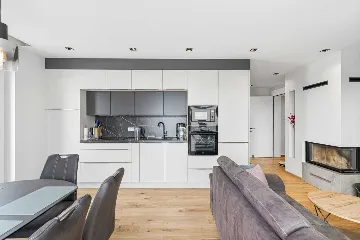 Apartment with Rooftop Terrace and Sea Views in Poreč