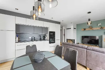 Apartment with Rooftop Terrace and Sea Views in Poreč