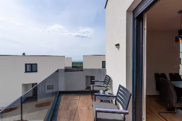 Apartment with Rooftop Terrace and Sea Views in Poreč