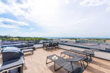 Apartment with Rooftop Terrace and Sea Views in Poreč