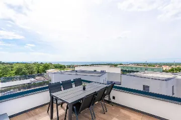 Apartment with Rooftop Terrace and Sea Views in Poreč