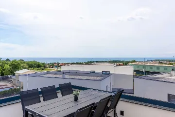 Apartment with Rooftop Terrace and Sea Views in Poreč