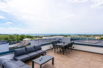 Apartment with Rooftop Terrace and Sea Views in Poreč