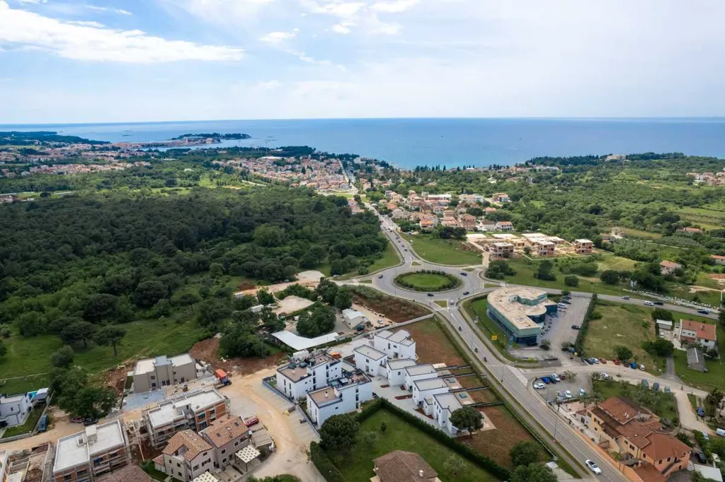 Apartment with Rooftop Terrace and Sea Views in Poreč