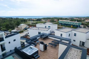 Apartment with Rooftop Terrace and Sea Views in Poreč