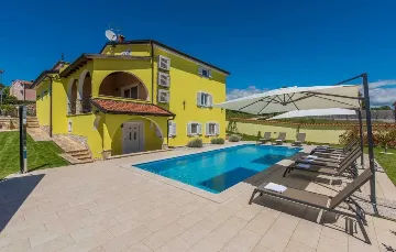 Mušalež 6-Bedroom Villa with Private Pool