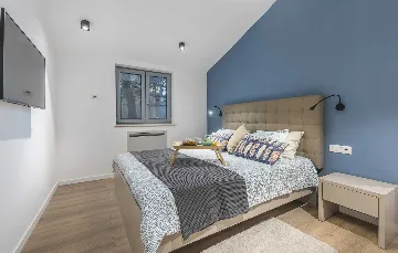 4-Bedroom Villa with Heated Pool in Mali Golji