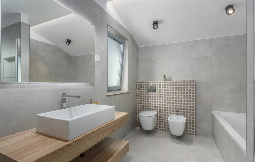 4-Bedroom Villa with Heated Pool in Mali Golji
