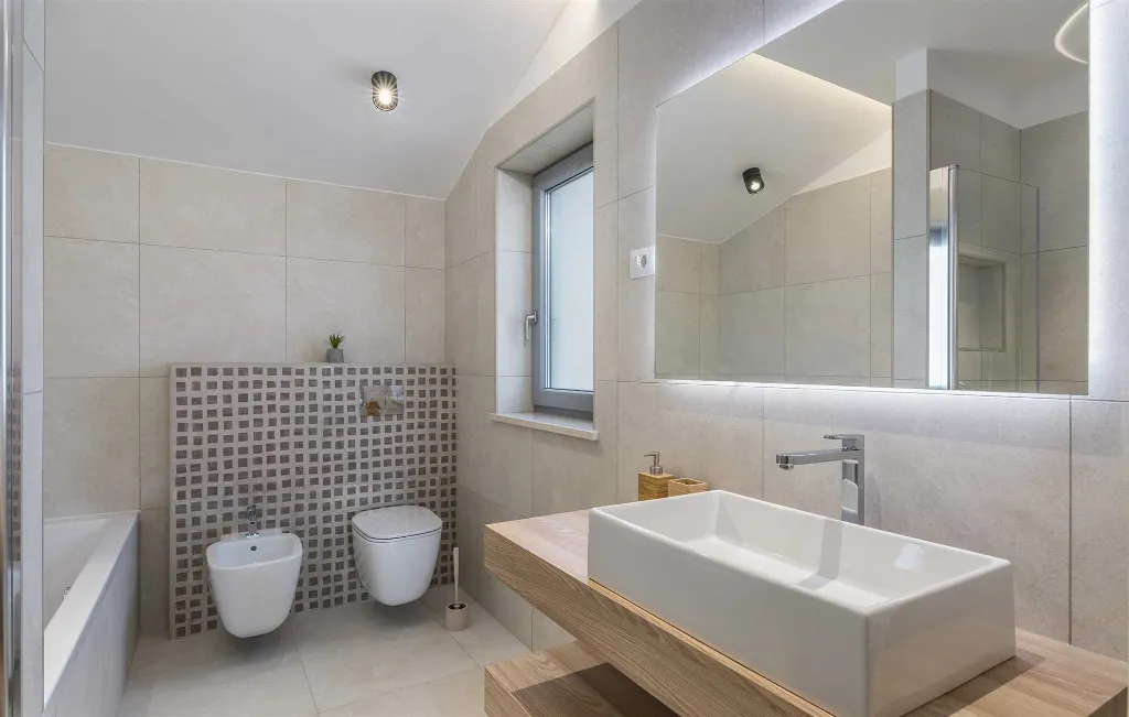 4-Bedroom Villa with Heated Pool in Mali Golji