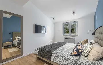 4-Bedroom Villa with Heated Pool in Mali Golji