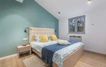 4-Bedroom Villa with Heated Pool in Mali Golji