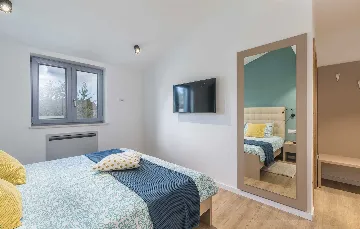 4-Bedroom Villa with Heated Pool in Mali Golji