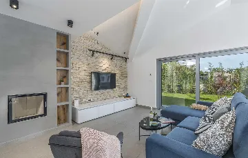 4-Bedroom Villa with Heated Pool in Mali Golji