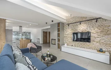 4-Bedroom Villa with Heated Pool in Mali Golji