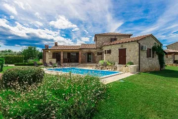 Istrian-Style Villa with Private Pool, Sleeps 8 in Baldaši