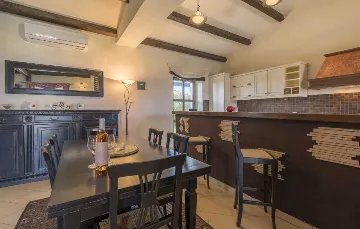 Istrian-Style Villa with Private Pool, Sleeps 8 in Baldaši