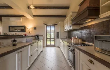 Istrian-Style Villa with Private Pool, Sleeps 8 in Baldaši