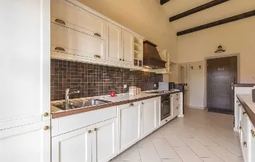 Istrian-Style Villa with Private Pool, Sleeps 8 in Baldaši