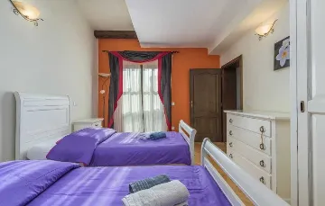 Istrian-Style Villa with Private Pool, Sleeps 8 in Baldaši