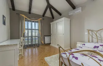 Istrian-Style Villa with Private Pool, Sleeps 8 in Baldaši