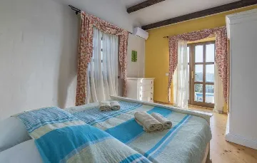Istrian-Style Villa with Private Pool, Sleeps 8 in Baldaši