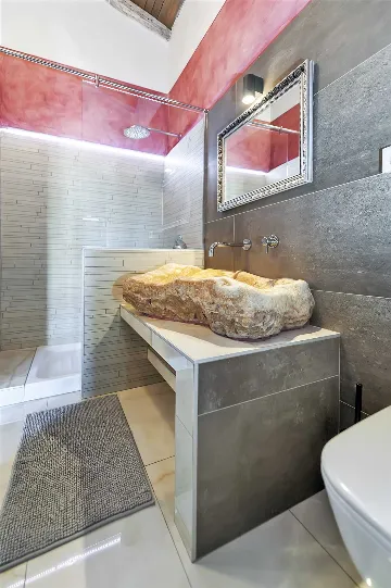 3-Bedroom Villa in Kanfanar for Up to 8 Guests