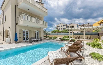 8-Bedroom Villa in Premantura with Heated Pool