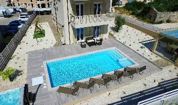 8-Bedroom Villa in Premantura with Heated Pool