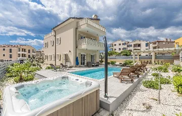 8-Bedroom Villa in Premantura with Heated Pool