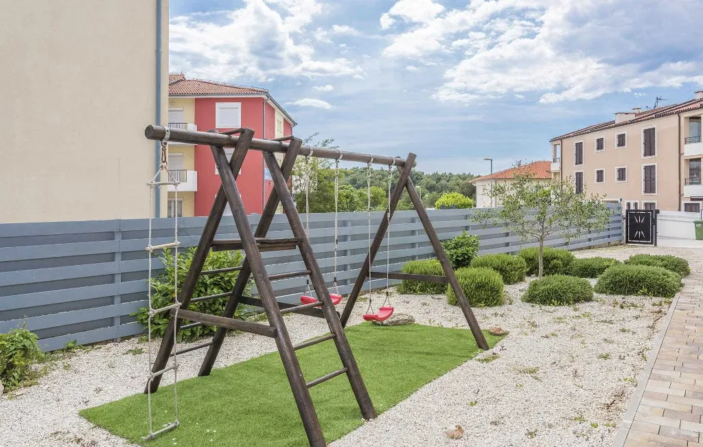 8-Bedroom Villa in Premantura with Heated Pool
