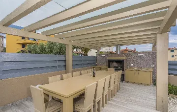 8-Bedroom Villa in Premantura with Heated Pool