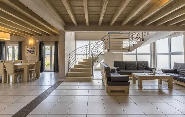 8-Bedroom Villa in Premantura with Heated Pool