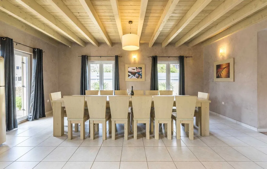 8-Bedroom Villa in Premantura with Heated Pool
