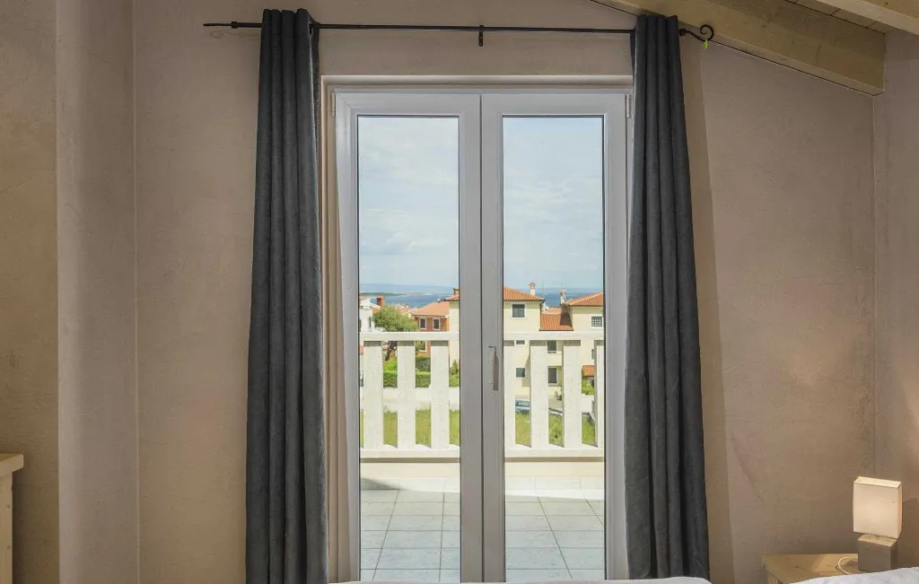 8-Bedroom Villa in Premantura with Heated Pool