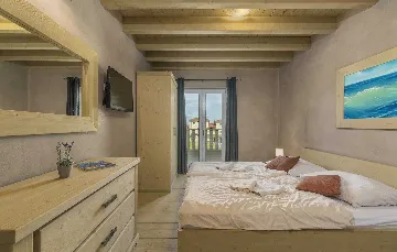 8-Bedroom Villa in Premantura with Heated Pool