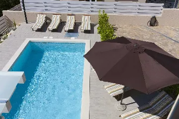 Villa with Heated Pool for 16 Guests in Premantura