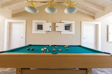 Villa with Heated Pool for 16 Guests in Premantura