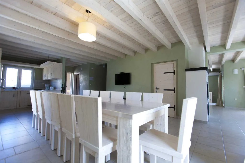 Villa with Heated Pool for 16 Guests in Premantura