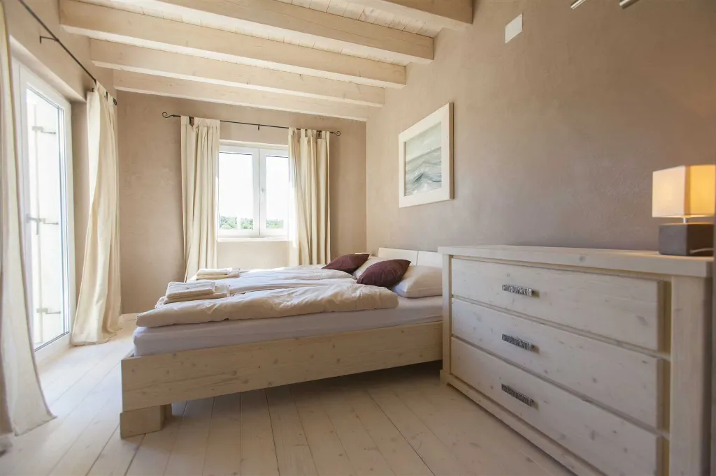Villa with Heated Pool for 16 Guests in Premantura